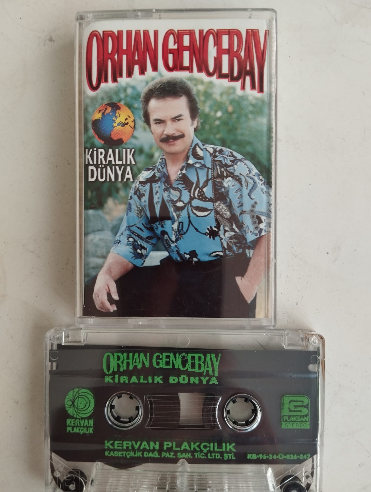 Orhan Gencebay – Kiralık Dünya- 1996 Türkiye Basım 2. El Kaset