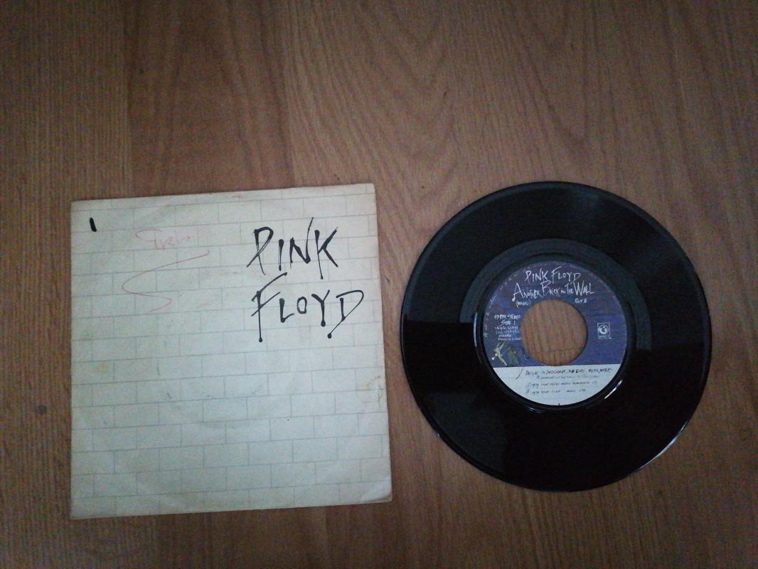 PINK FLOYD - ANOTHER BRICK IN THE WALL - 1979 HOLLANDA BASIM 45 LİK PLAK