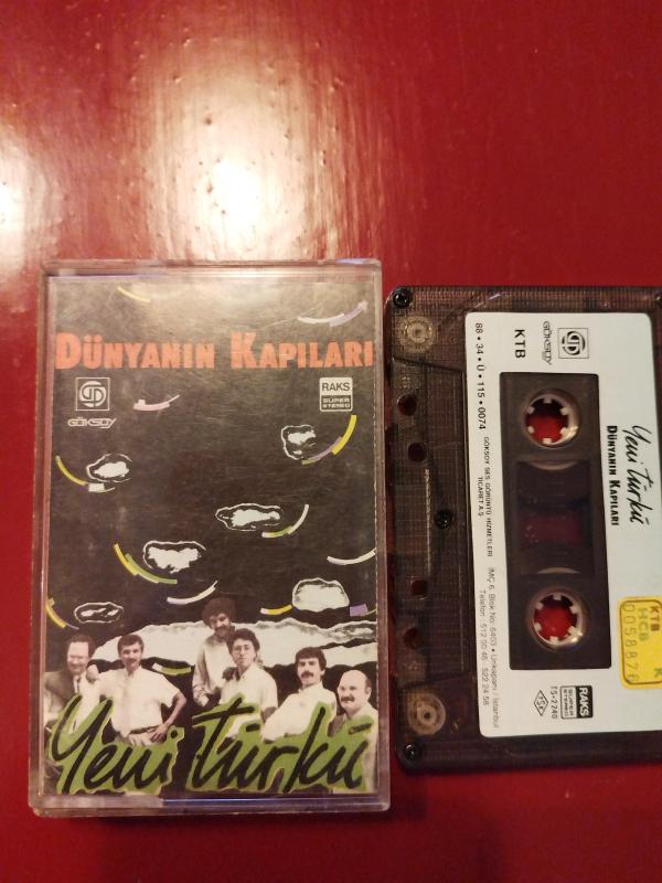 Yeni Türkü – Dünyanın Kapıları Yeni Türkü - Dünyanın Kapıları-1998Türkiye Basım Kaset Albüm