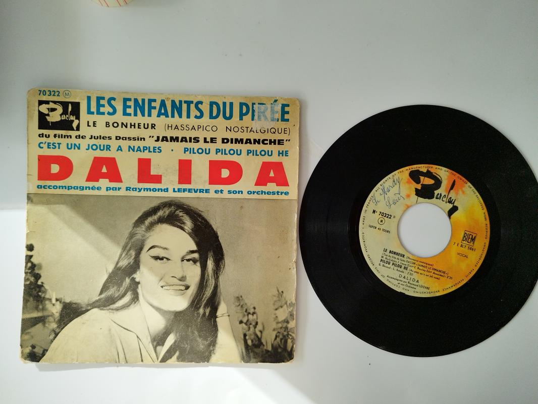 Dalida Accompagnée Par Raymond Lefevre Et Son Orchestre* – Les Enfants Du Pirée -4PARÇALIK EP PLAK-1960 FRANSA BASIM 45 LİK PLAK