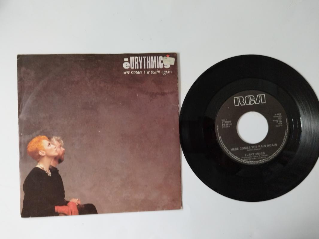 EURYTHMICS - Here Comes the Rain again - 1984 FRANSA BASIM 45 LİK PLAK