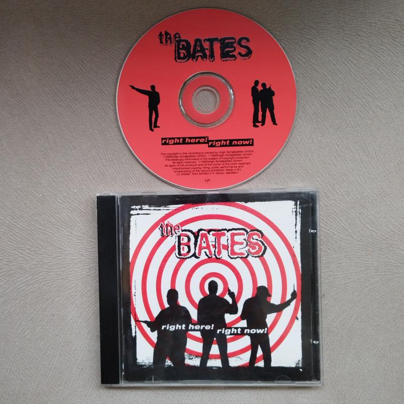 The Bates ‎– Right Here! Right Now!  -  1999 Almanya  Basım - 2. El  CD Albüm