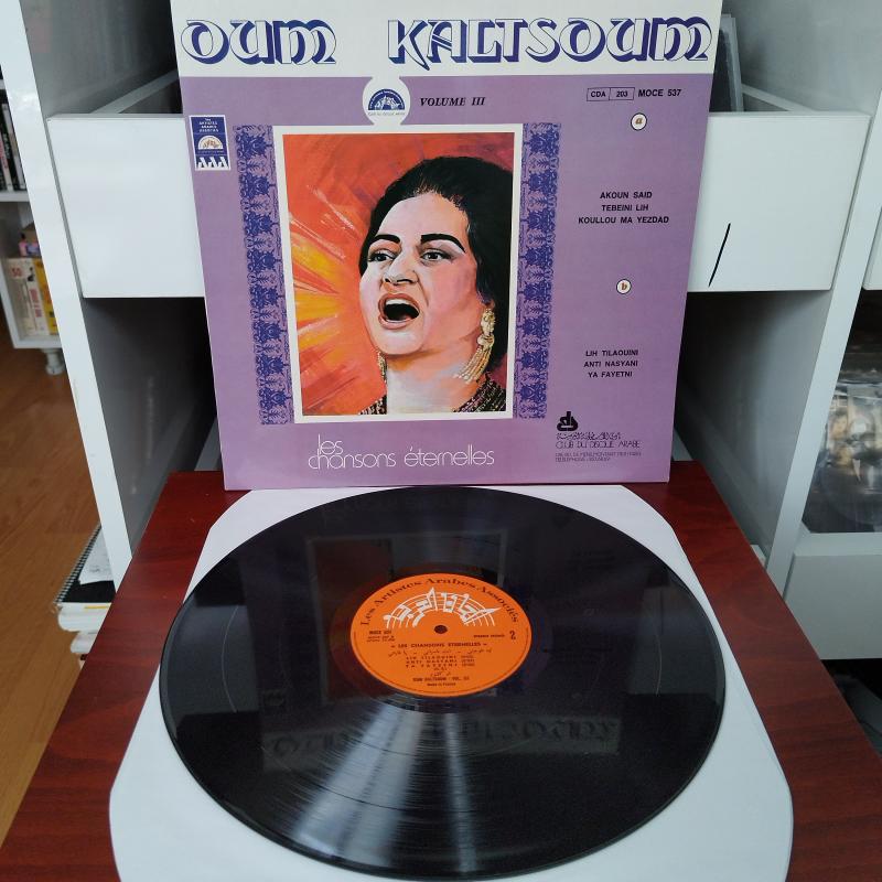 Oum Kaltsoum( Ümmü Gülsüm ) - Les Chansons Éternelles - Vol.III - Fransa Dönem Basım 33 lük LP Plak