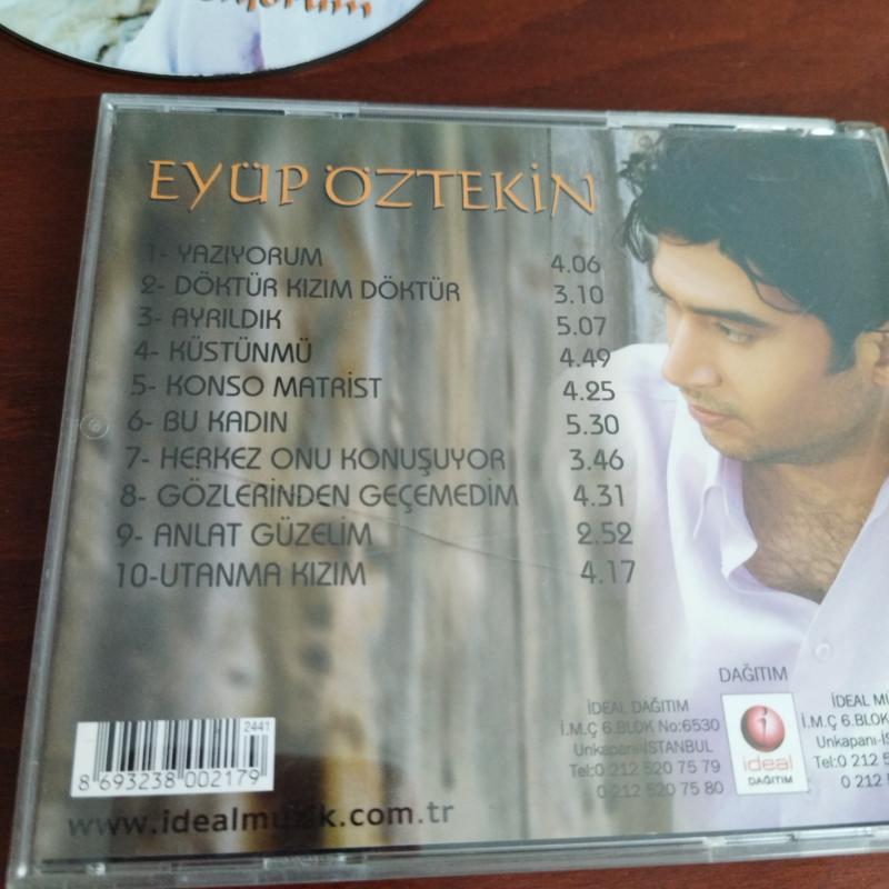 Eyüp Öztekin - Yazıyorum  / Türkiye Basım -  2. El CD  Albüm