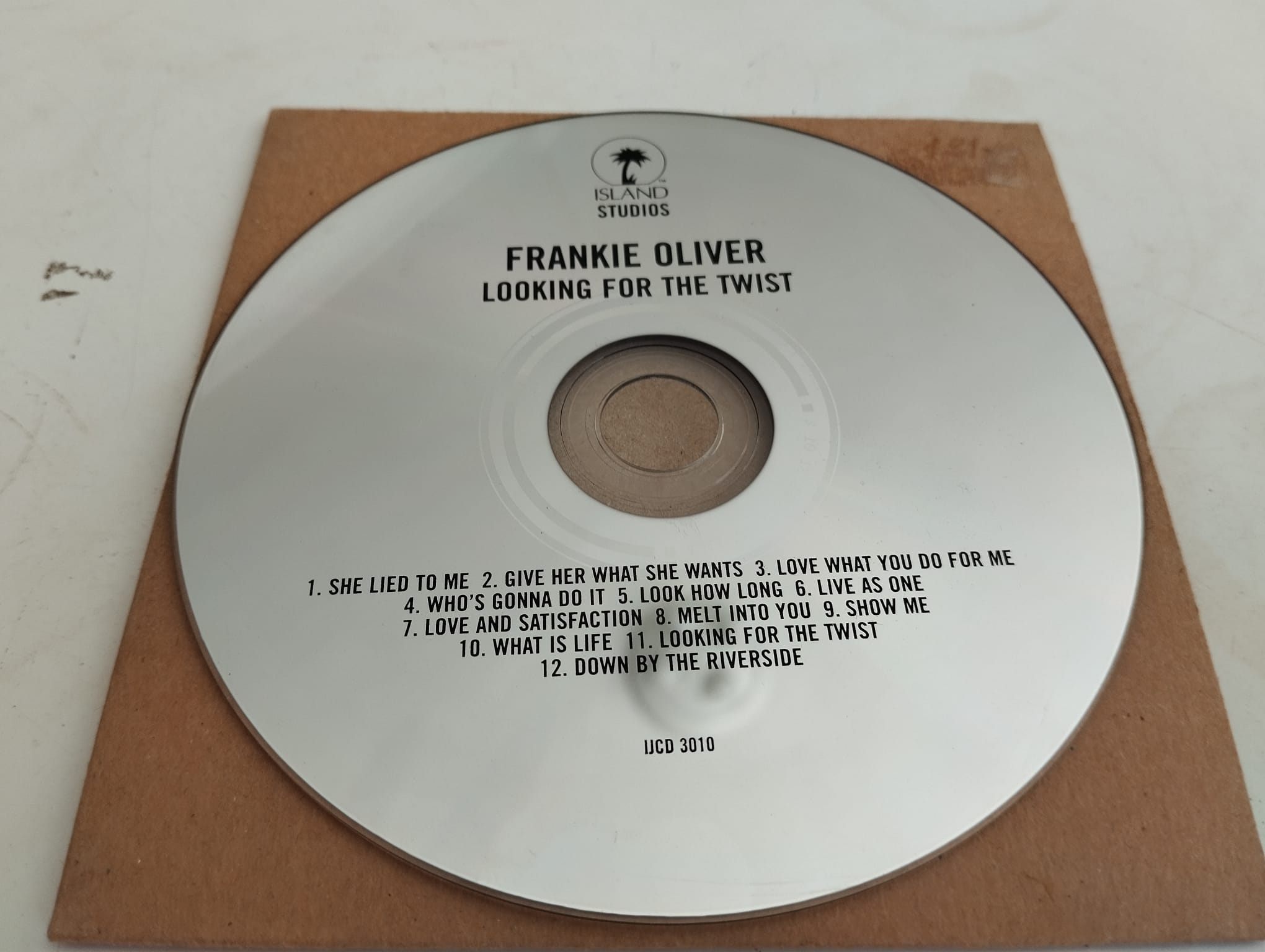 Frankie Oliver ‎– Looking For The Twist - 1997  Avrupa Basım - 2. El CD Albüm