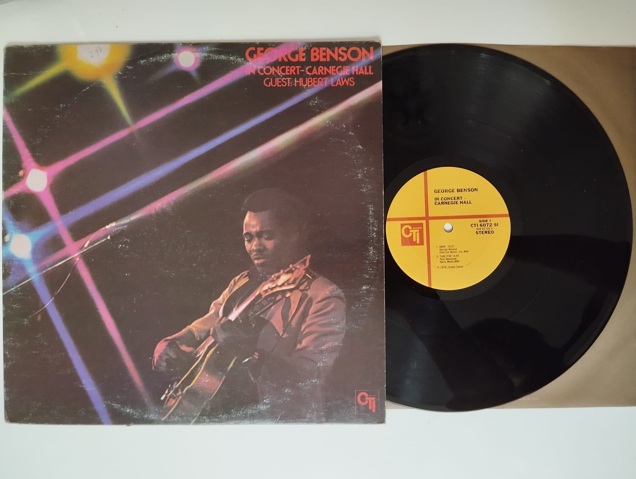 George Benson  – In Concert - Carnegie Hall - 1976 USA Basım 33 lük Plak - Jazz LP Albüm