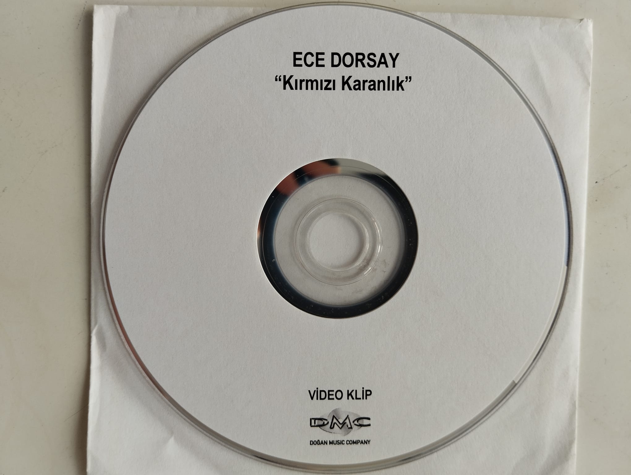 Ece Dorsay / Kırmızı Karanlık - Türkiye Basım - 2. El CD, Single , Promo, Video Klip