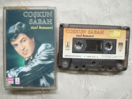 COŞKUN SABAH-ÖZEL KONSERİ-İLK BASIM KAĞITLI- (KASET)