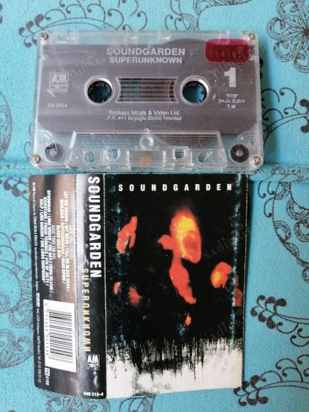 SOUNDGARDEN - SUPERUNKNOWN - 1990  TÜRKİYE BASIM  (KASET)-