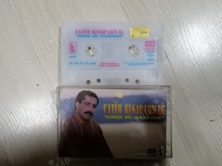 FATİH KISAPARMAK  - GÜNEŞİ BİZ UYANDIRDIK  - ( 1991  TÜRKİYE  Basım ) *KASET*