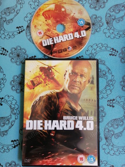 DIE HARD 4.0 - BRUCE WILLIS  123  DAKİKA + EXTRAS  DVD FİLM-AVRUPA BASIM TÜRKÇE DİL SEÇENEĞİ YOKTUR (+15)