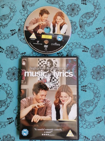 MUSIC AND LYRICS - HUGH GRANT/DREW BARRYMORE  DVD FİLM 100 DAKİKA+EXTRAS AVRUPA BASIM TÜRKÇE DİL SEÇENEĞİ YOKTUR (+12)