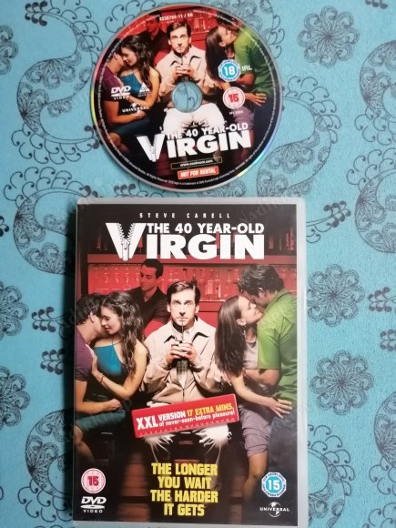 THE 40 YEAR-OLD VIRGIN - XXL VERSION 17 EXTRA MINUTES -   DVD FİLM 127  DAKİKA +EXTRAS AVRUPA BASIM TÜRKÇE DİL SEÇENEĞİ YOKTUR (+15)