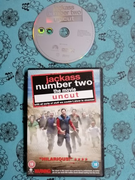 JACKASS  THE MOVIE NUMBER TWO - UNCUT   DVD FİLM 90  DAKİKA +EXTRAS AVRUPA BASIM TÜRKÇE DİL SEÇENEĞİ YOKTUR (+18)