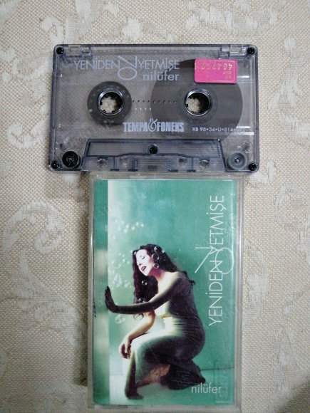 Nilüfer – Yeniden Yetmişe - 1998  Türkiye Basım 2. El Kaset