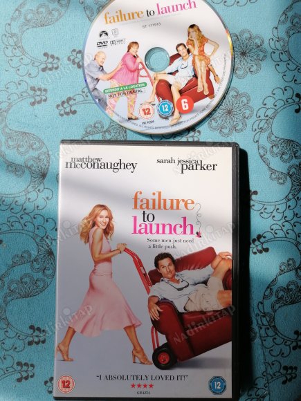 FAILURE TO LAUNCH - MATTHEW MCCONAUGHEY /SARAH JESSICA PARKER DVD  FİLM - 92 DAKİKA +EXTRAS AVRUPA BASIM TÜRKÇE DİL SEÇENEĞİ YOKTUR (+12)