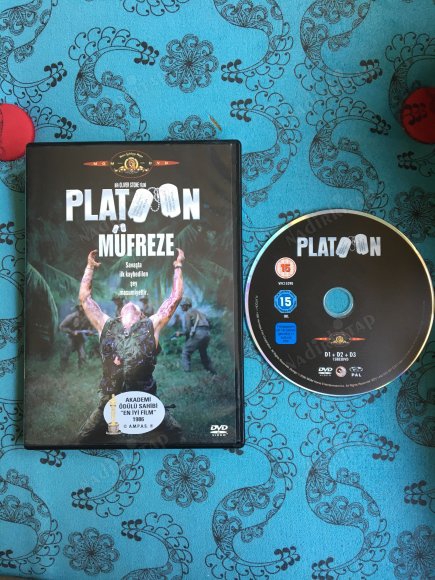 PLATOON - OLIVER STONE FİLMİ  - DVD - 120 DAKİKA - TÜRKİYE BASIM