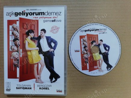 AŞK GELİYORUM DEMEZ ( GAME OF LOVE ) - TOLGA SAYIŞMAN - BERGÜZAR KOREL  95  DAKİKA TÜRK FİLMİ -  DVD  FİLM