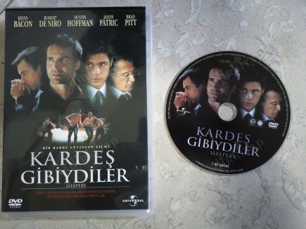 KARDEŞ GİBİYDİLER  ( SLEEPERS  )  - BİR BARRY LEVINSON FİLMİ  -  147  DAKİKA TÜRKİYE BASIM -  DVD  FİLM