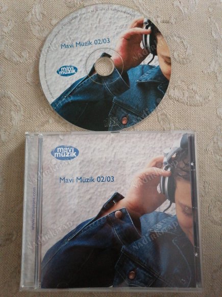 MAVİ MÜZİK 02/03   -  2003 TÜRKİYE  BASIM CD ALBÜM ( MAVİ JEANS PROMOSYON )