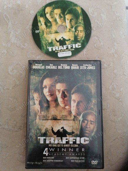 TRAFFIC - BİR STEVEN SODERBERGH FİLMİ  - 147 DAKİKA - TÜRKİYE BASIM  DVD FİLM