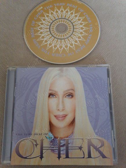 CHER - THE VERY BEST OF - 2003 USA   BASIM CD ALBÜM ( BELIEVE  VE I GOT YOU BABE BU ALBÜMDE )