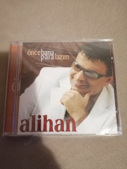 ALİHAN - ÖNCE BANA PARA LAZIM  - TÜRKİYE  BASIM CD ALBÜM - AÇILMAMIŞ AMBALAJINDA