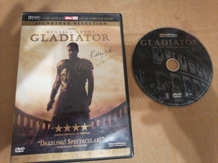 GLADIATOR  - RIDLEY SCOTT  -  155  DAKİKA  DVD FİLM   AVRUPA BASIM TÜRKÇE DİL SEÇENEĞİ YOKTUR (+15)