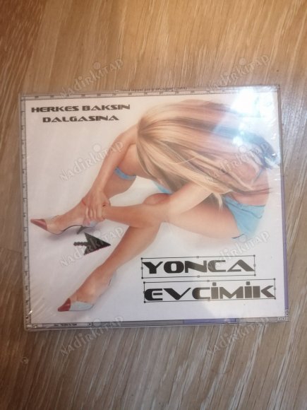 YONCA EVCİMİK - HERKES BAKSIN DALGASINA - AÇILMAMIŞ AMBALAJINDA CD ALBÜM