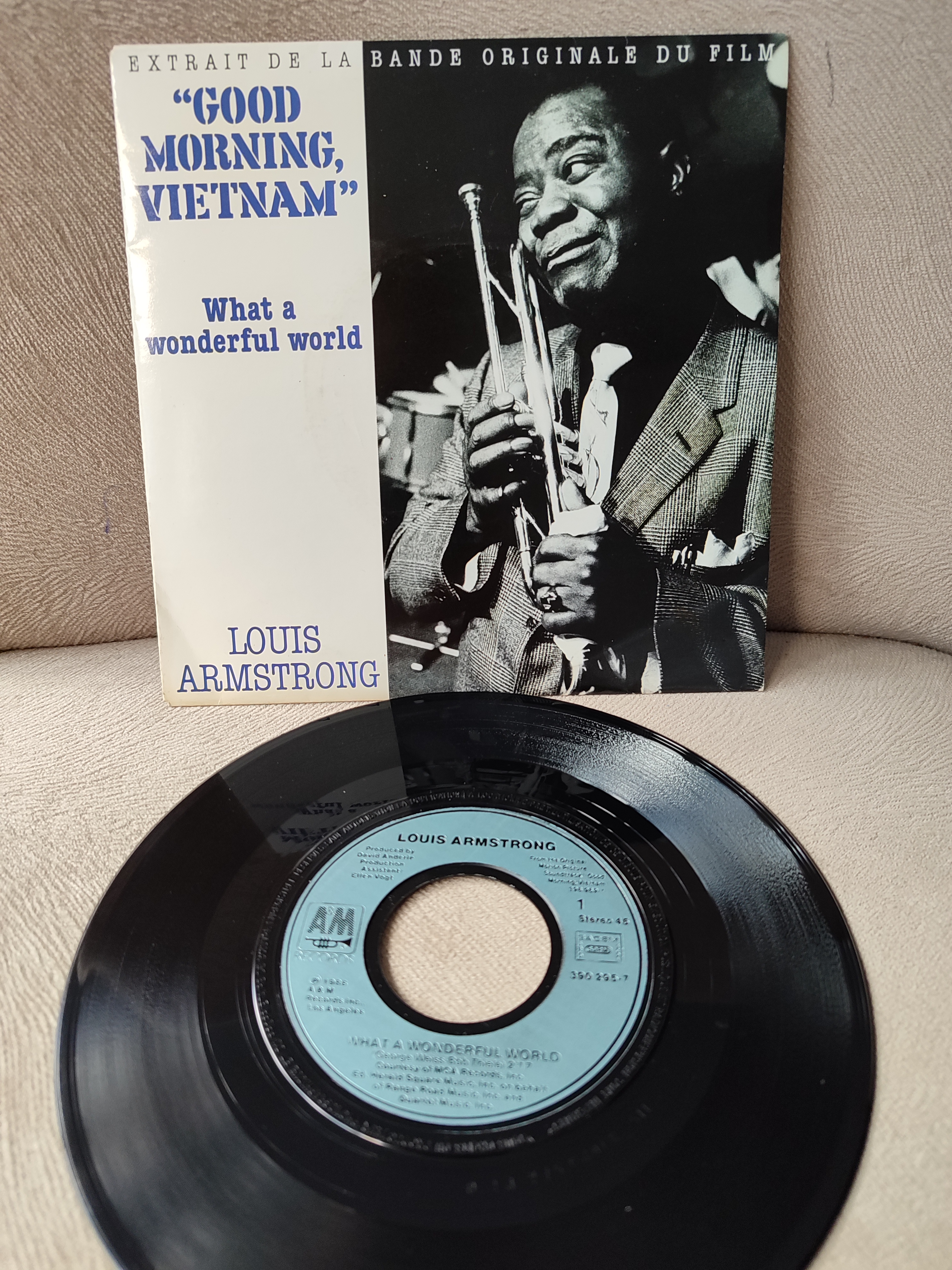 LOUIS ARMSTRONG ’ Good Morning Vietnam ’ What A Wonderful World 1988 Fransa  Basım 45lik PLAK 2. el