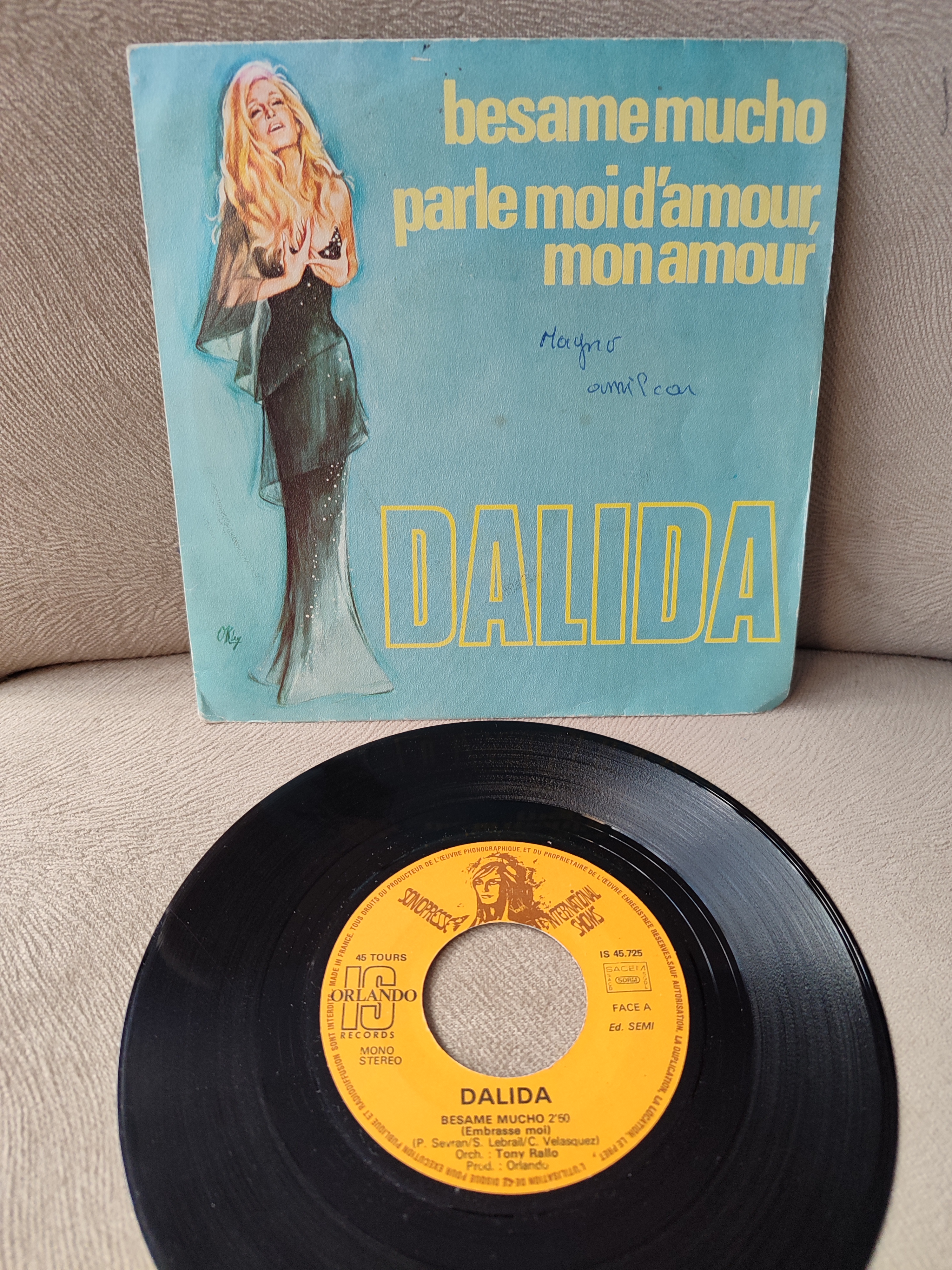 DALIDA  -  BESAME MUCHO - 1976 FRANSA BASIM 45 LİK PLAK 2. el