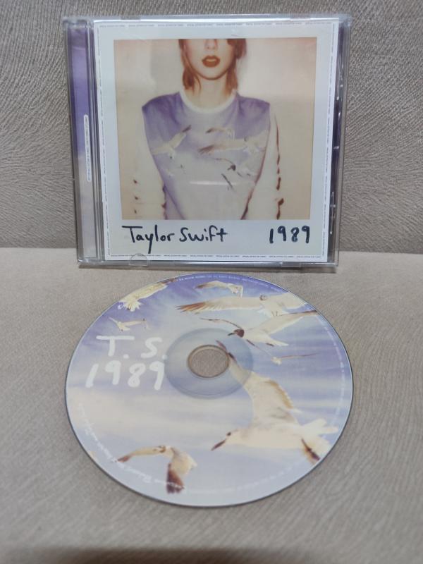 TAYLOR SWIFT - 1989 - 2014 Türkiye Basım 2. El CD