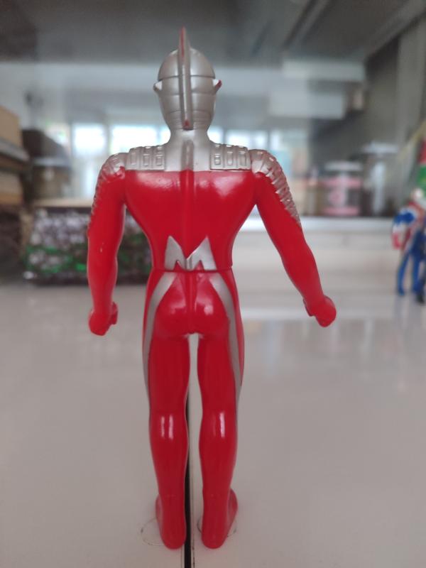 JAPON  Ultraman Hero  - 17 cm  Boyunda 1983 Japonya Bandai Yapımı 2.el