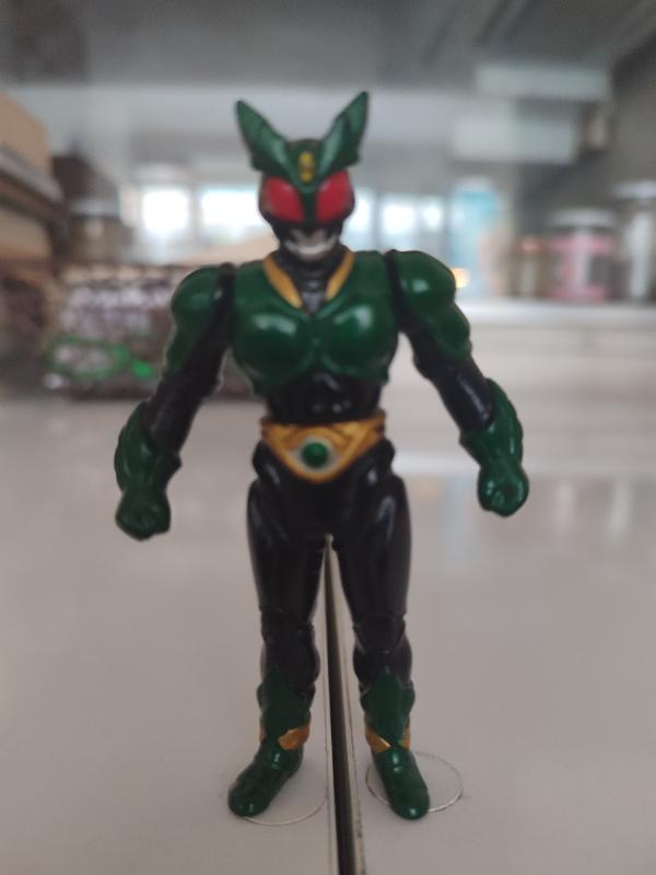 JAPON Masked Kamen Rider Gills  Figürü - 9 cm  Boyunda 2001 Bandai Yapımı 2.el