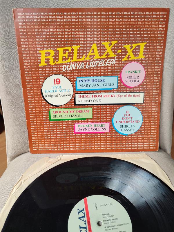 RELAX XI -1986 Türkiye Basım LP Plak 80’ler Hit Parçaları (Broken Heart ve Frankie bu Albümde) 2.el