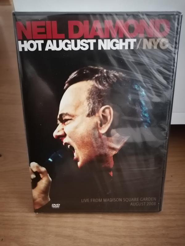 NEIL DIAMOND  - HOT AUGUST NIGHT / NYC MADISON SQUARE GARDEN 2008 - 143 DAKİKA -  AVRUPA BASIM KONSER  DVD - AÇILMAMIŞ AMBALAJINDA