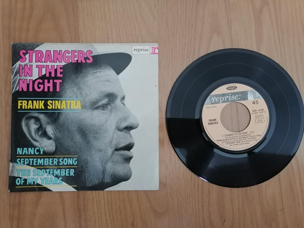 FRANK SINATRA STRANGERS IN THE NIGHT /NANCY / SEPTEMBER SONG  1966 FRANSA BASIM  4 ŞARKI EP PLAK