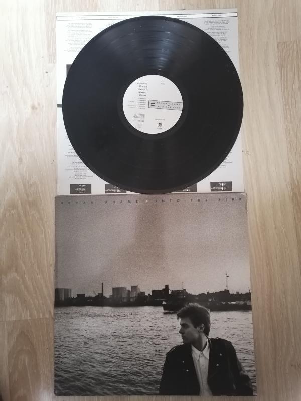 BRYAN ADAMS - INTO THE FIRE - 1987 HOLLANDA BASIM LP ALBÜM - 33 LÜK PLAK