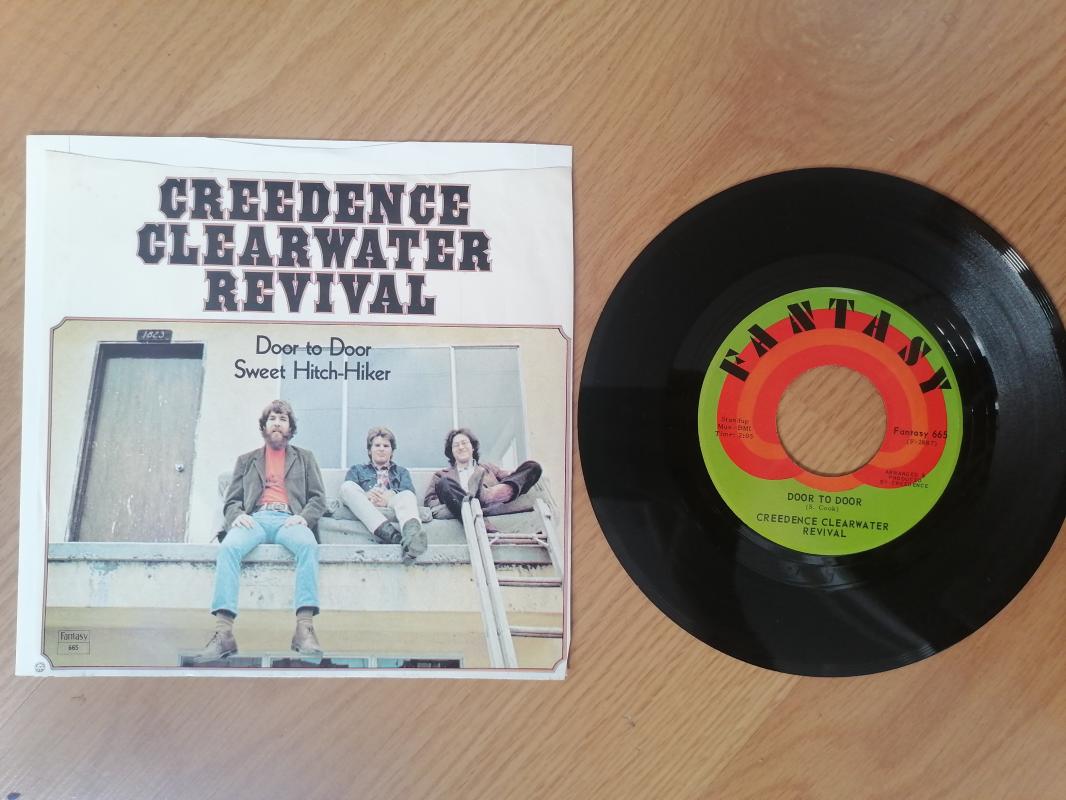 Creedence Clearwater Revival ‎– Sweet Hitch-Hiker / Door To Door - 1971 Canada Basım 45 lik Plak