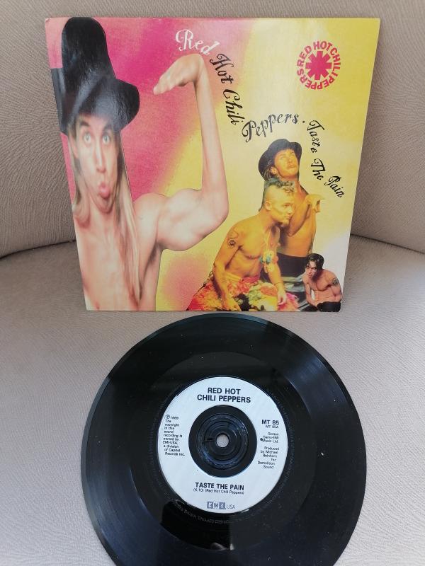 RED HOT CHILI PEPPERS - Taste The Pain / Show Me Your Soul  1990 İngiltere Basım  45 LİK PLAK