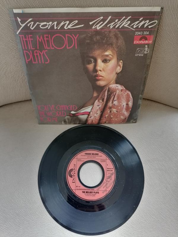 YVONNE WILKINS - The Melody Plays 1981 Almanya Basım 45 LİK PLAK