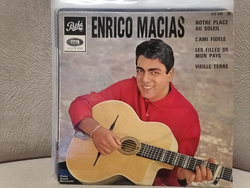 ENRICO MACIAS -NOTRE PLACE AU SOLEIL/L’AMI FIDELE/LES FIKLLES DE 1965 FRANSA BASIM 4 ŞARKI EP PLAK 