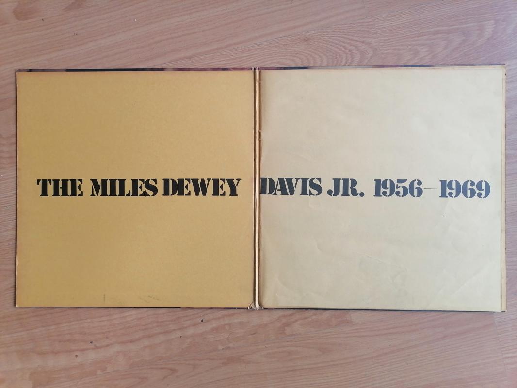 MILES DAVIS - (1956-1963) - 1969 Japonya Basım - Double LP Plak Albüm + 7’’ Röportaj Plağı  Obi’siz