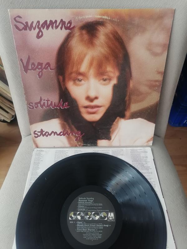 SUZANNE VEGA - SOLITUDE STANDING - 1987 USA   BASIM - 33 LÜK LP PLAK 2. EL