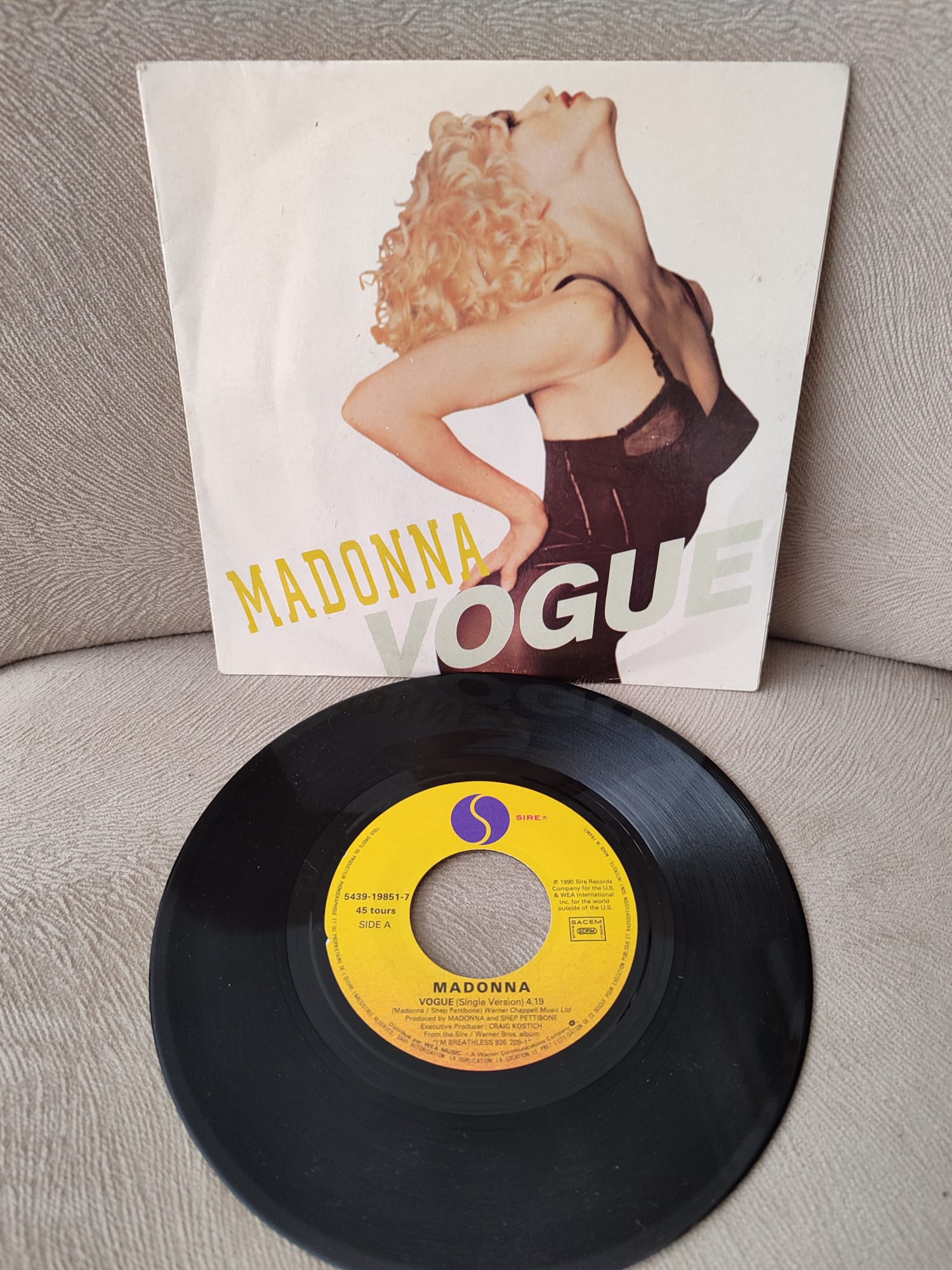 MADONNA - Vogue- 1990 Fransa Basım 45lik Plak 2. el