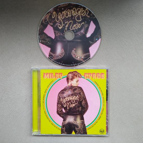 Miley Cyrus  –  Younger Now  -  2017 Avrupa  Basım - 2. El  CD Albüm