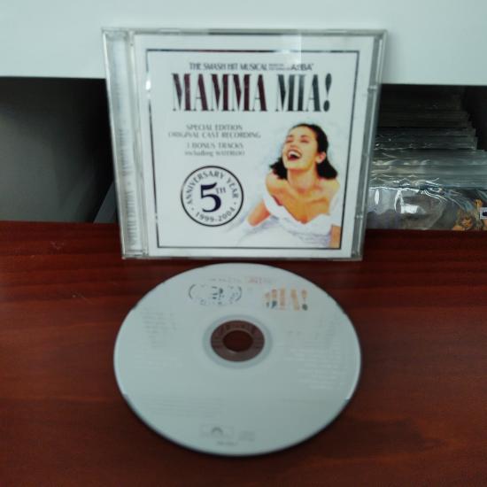 Mamma Mia! The Musical Based On The Songs Of ABBA / Soundtrack  -  2004 İngiltere Basım -  2. El CD  Albüm