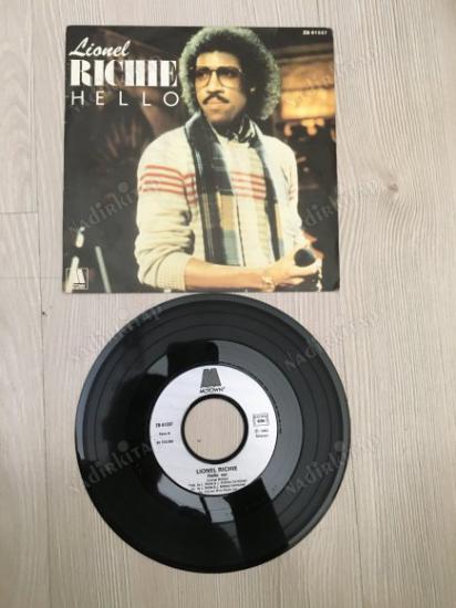 LIONEL RICHIE- HELLO / YOU MEAN MORE TO ME - 1982 FRANSA BASIM 45’LİK  PLAK