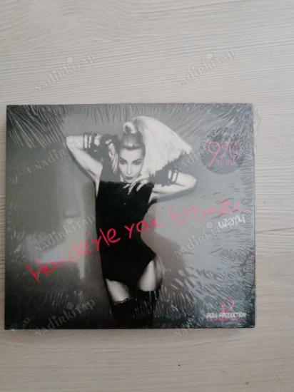 HANDE YENER / HANDE’YLE YAZ BİTMEZ / ALBÜM  CD - TÜRKİYE 2010 BASIM *AÇILMAMIŞ AMBALAJINDA*