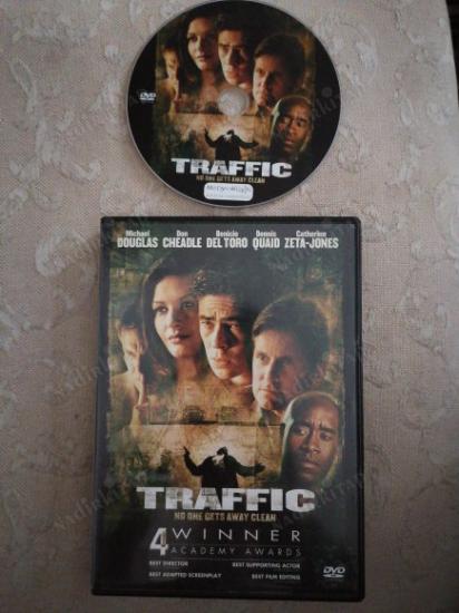 TRAFFIC - MICHAEL DOUGLAS / DON CHEADLE  - BİR STEVEN SODERBERG  FİLMİ  147 DAKİKA+EXTRAS -DVD  FİLM- TÜRKİYE BASIM